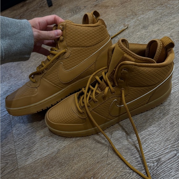 Nike Brown Athletic Shoes - Picture 1 of 6